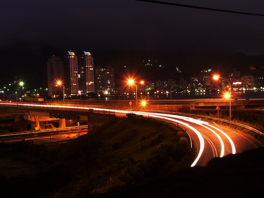 Taipei, Keelung City, Taiwan by 黃胖胖