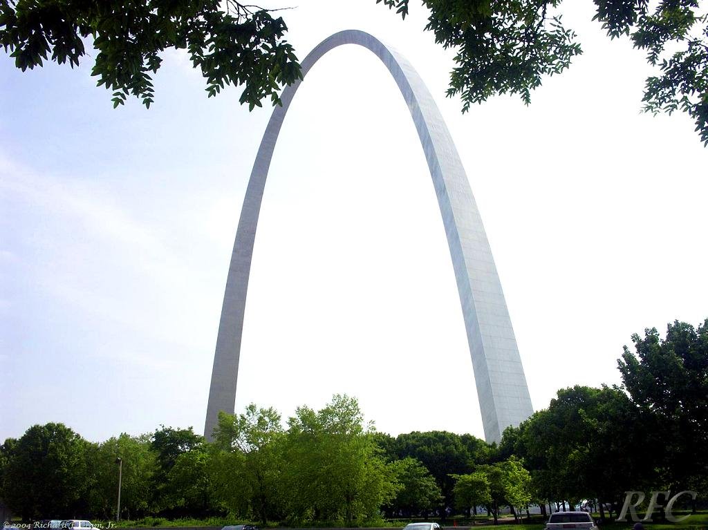 Saint Louis Arch by Richard Cram