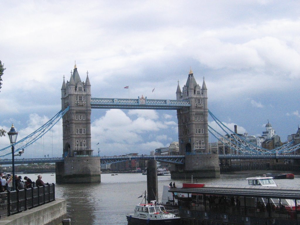 Towerbridge by LI VEL