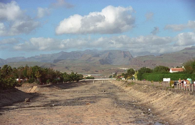 Maspalomas channel by Michal Cizek