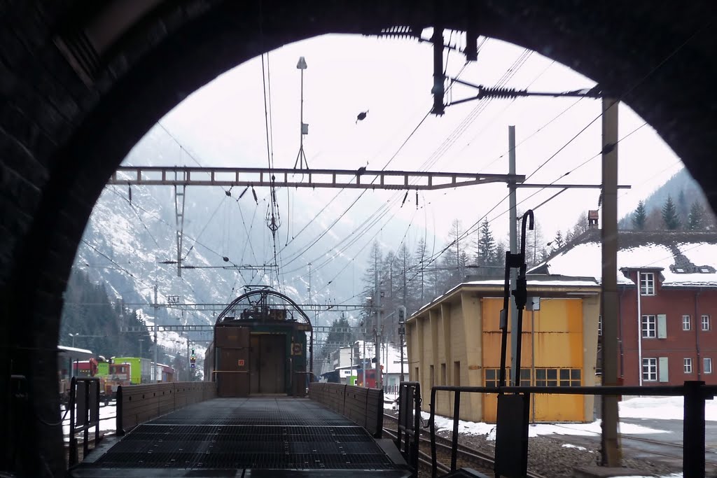 Ausfahrt Lötschbergtunnel by df3vi