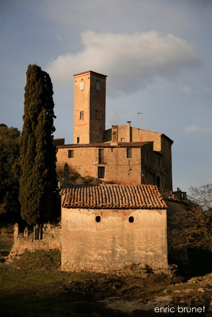 Castell de Castellterçol i capella de Sant Miquel (s.XI) by enric brunet