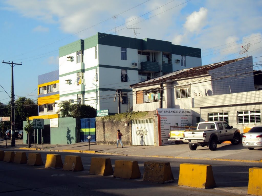 Avenida Norte by Orlando de Almeida Calado