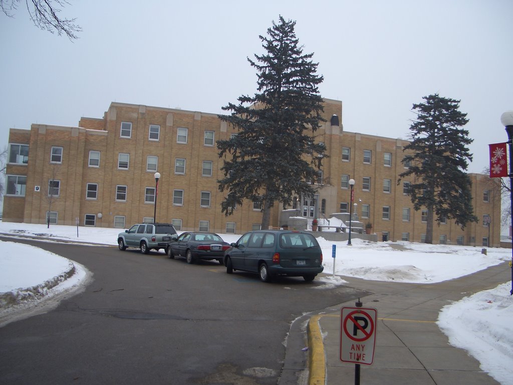 Minnesota Vets Home Bldg 9 by carlmadsen