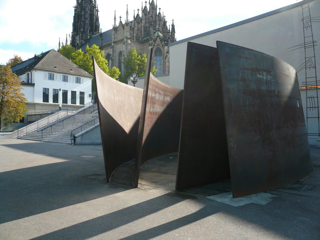 Richard Serra's acoustic scuplture in Basel by shane_wallace