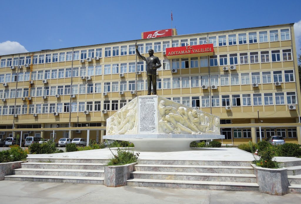 Adiyaman statue of Ataturk, town hall by Dagmar Titzová