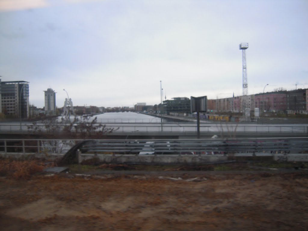 NG318 - Berlin - Atomic Man - Elsenbrücke and Treptowers. by AngeloMussoBe