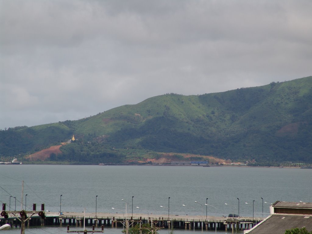 Ranong Pier by Wieland Kleinert