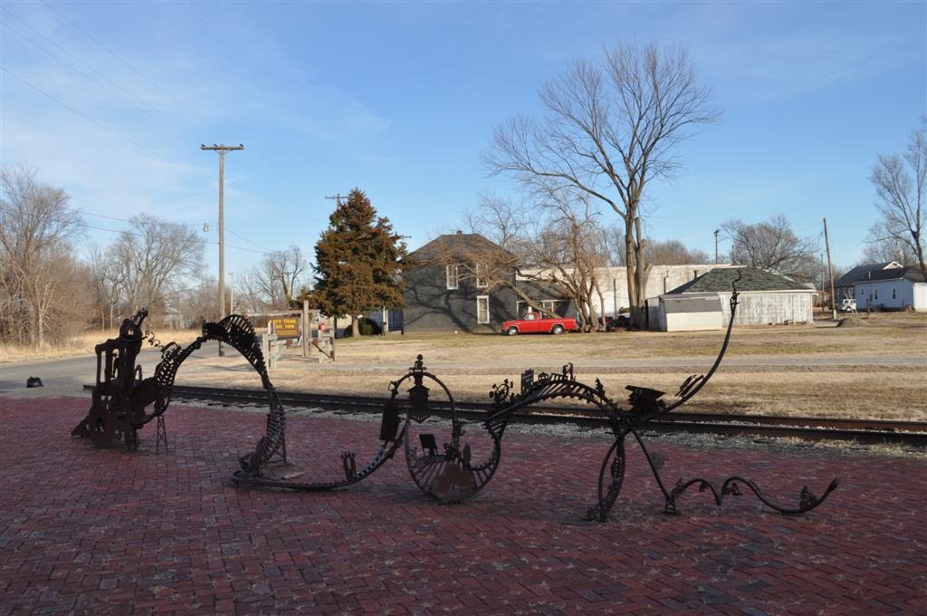 Metal train and rails scultpure, Sedalia, MO by marnox1