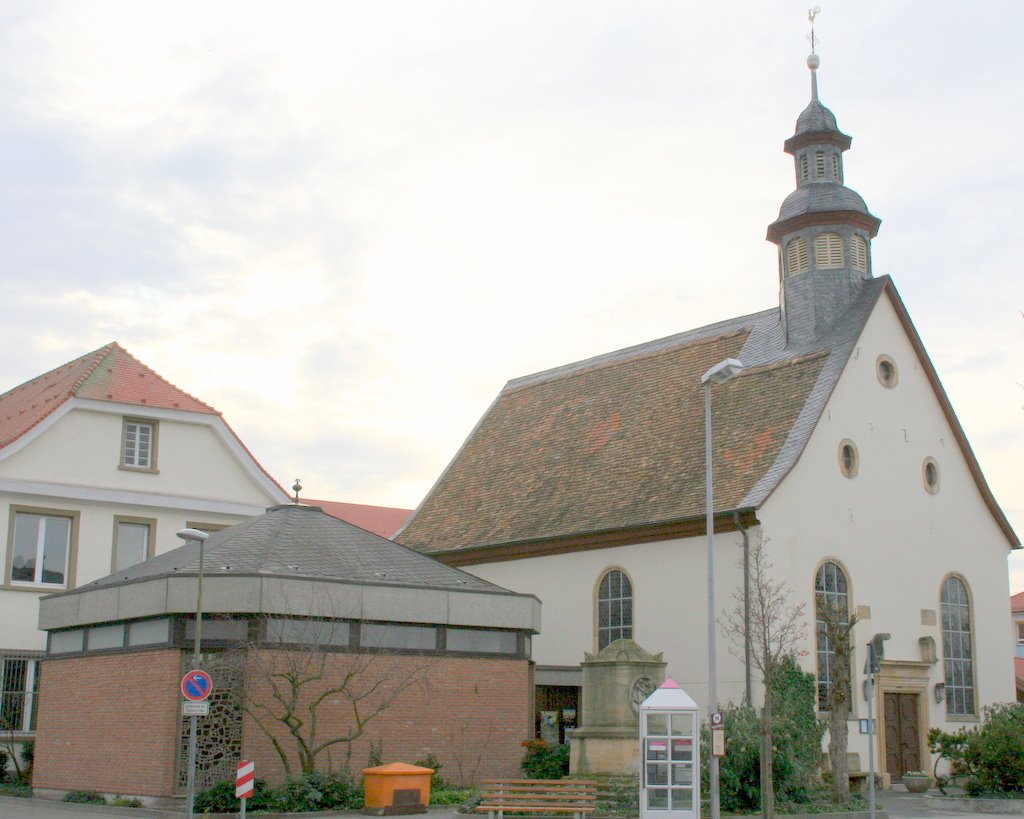 Lutherkirche Hassloch by Hajo Coerper