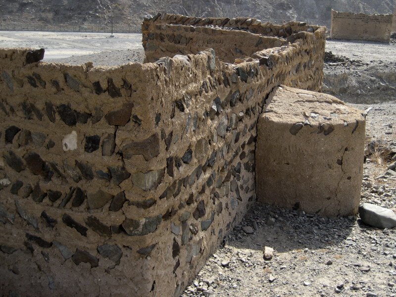 Abandoned mosque, Wadi Qor by gbuzzell