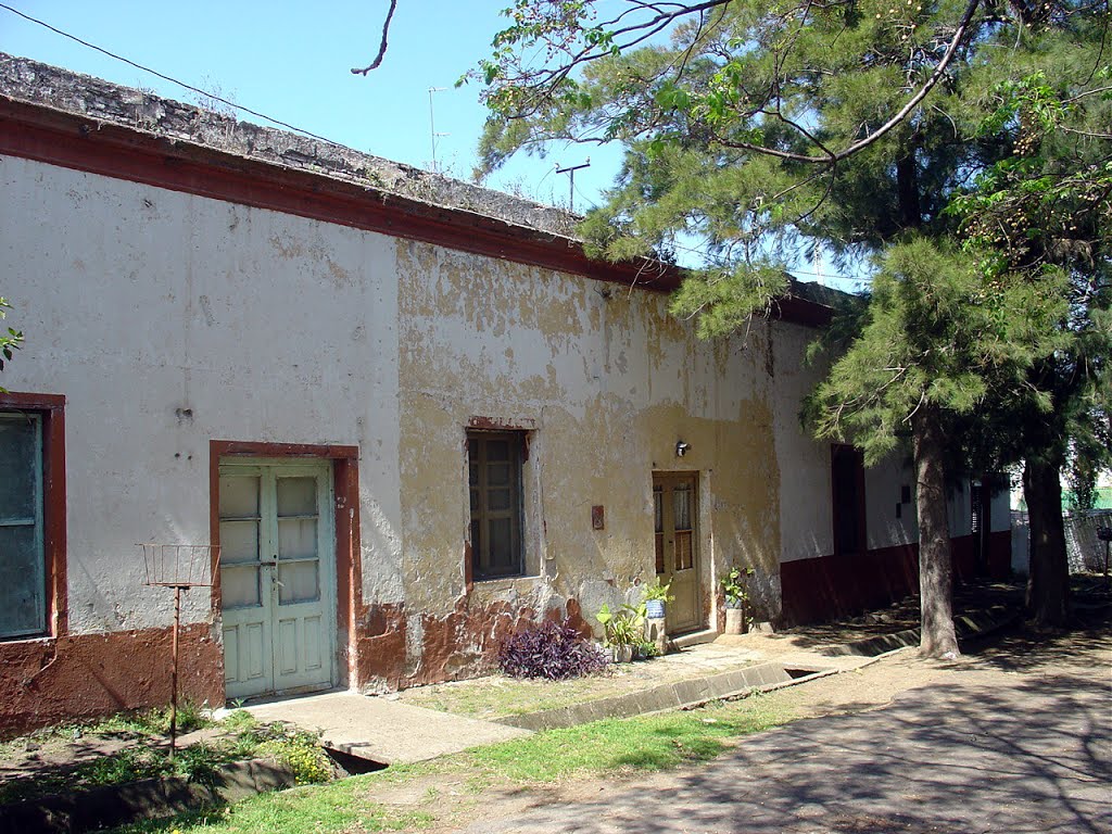 Buenos Aires - Isla Martín García - Antiguas viviendas - ecm by eliseo c. martínez