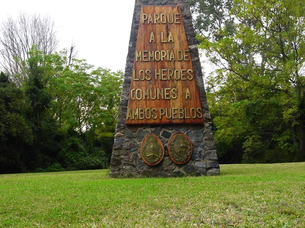 Buenos Aires - Isla Martín García - Monumento a los Heroes - ecm by eliseo c. martínez