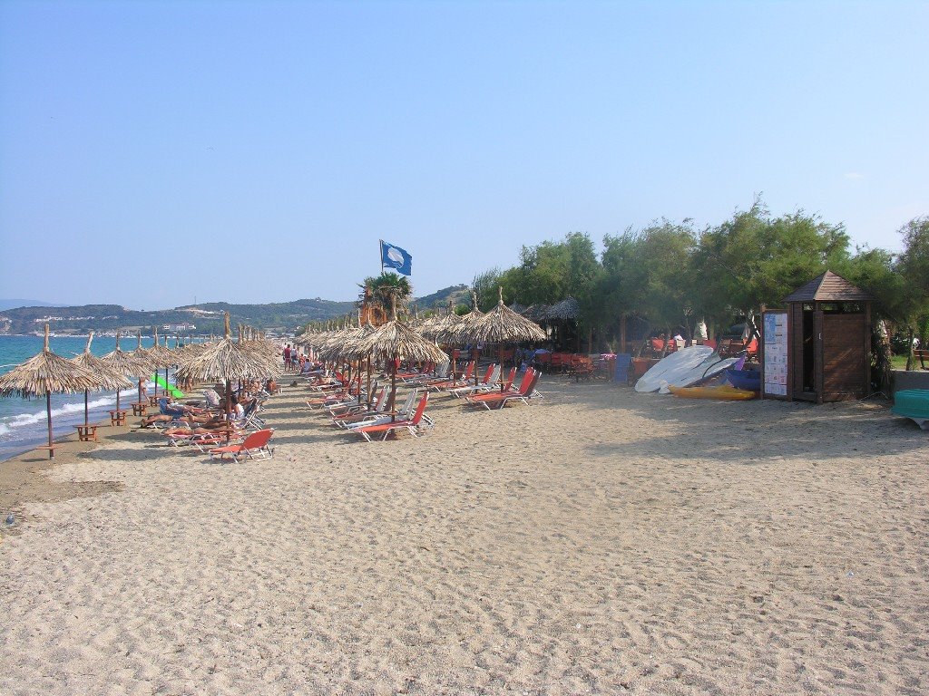 The beach of Ierissos - Beach Bar Summer Kozi by vorinos