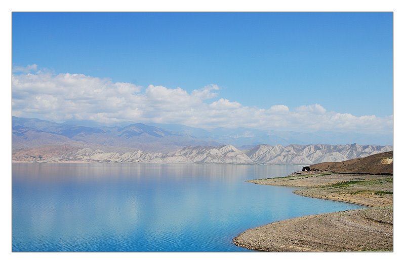 Toktogul Reservoir by Marcin Krakowiak