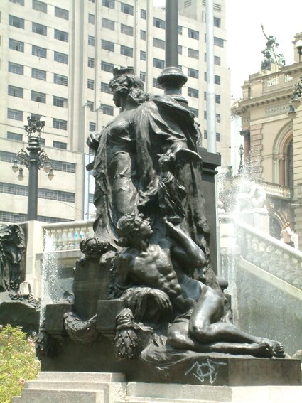 Itália-Monumento a Carlos Gomes by chico saragiotto