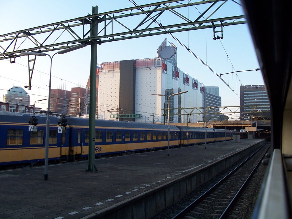 Centraal Station - Den Haag 2007 by StevenL