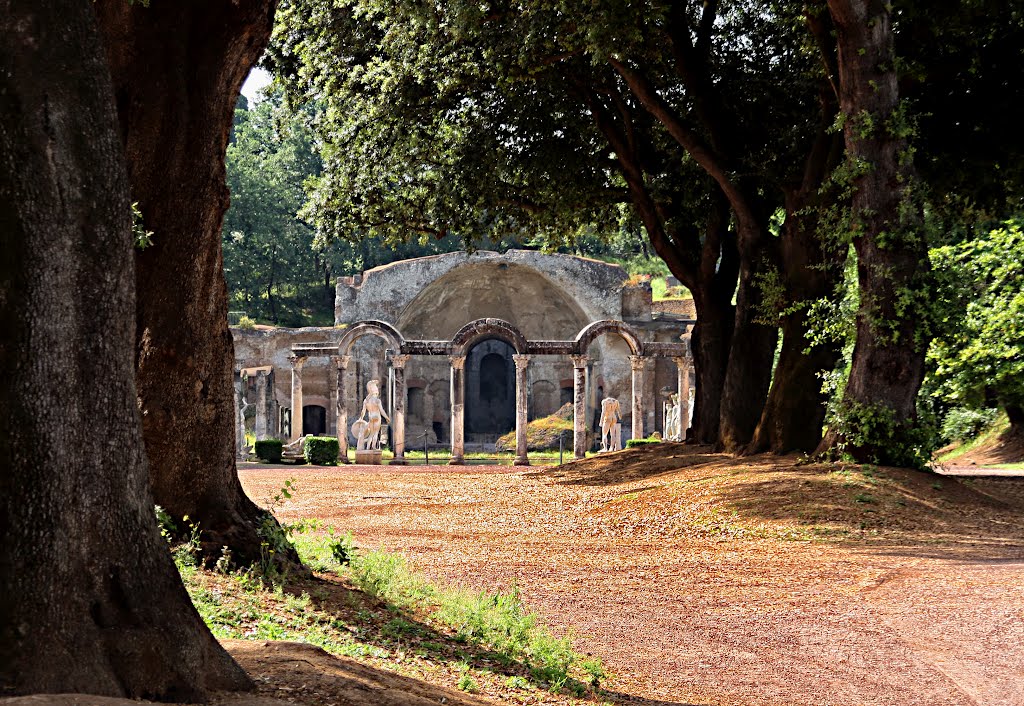 Part of the remains of Villa Hadriana in Tivoli (2) by Jack Tol