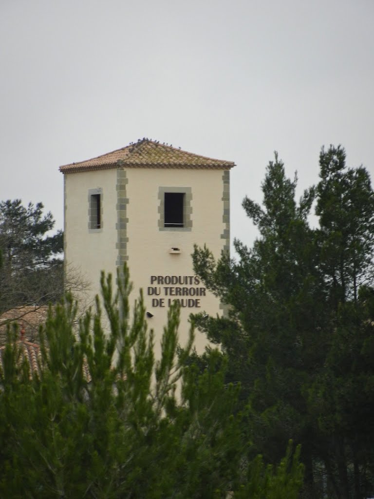 Aire des Corbières, Autoroute des Deux-Mers, boutique de produits locaux, vins notamment. by JLMEVEL