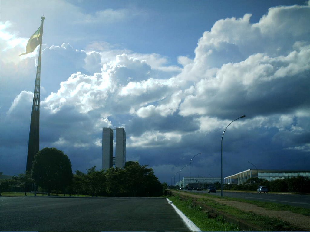 Brazilian flag, Brazilian Congress, Planalto Palace by Luiz Augusto Barroso