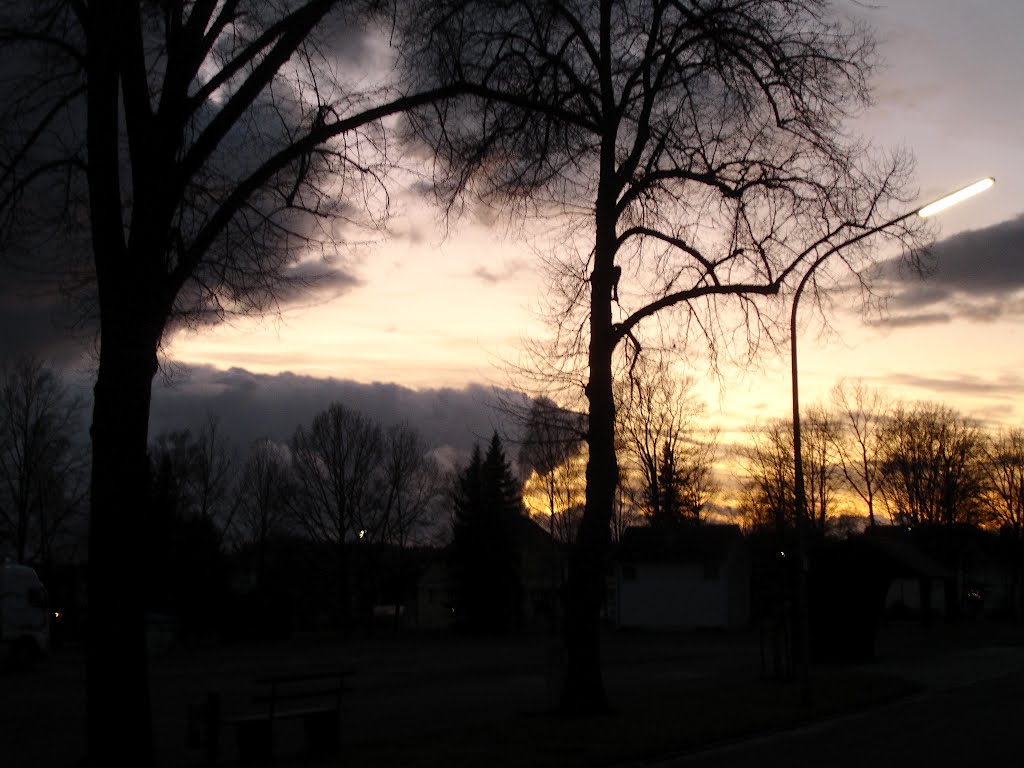 Sonnenuntergang Franz Heldmann Str. by Funni