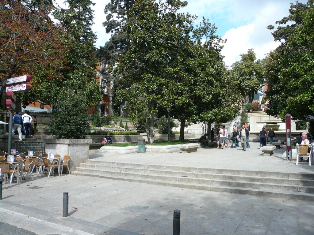 Public plaza to grab lunch at a cafe or relax by shane_wallace