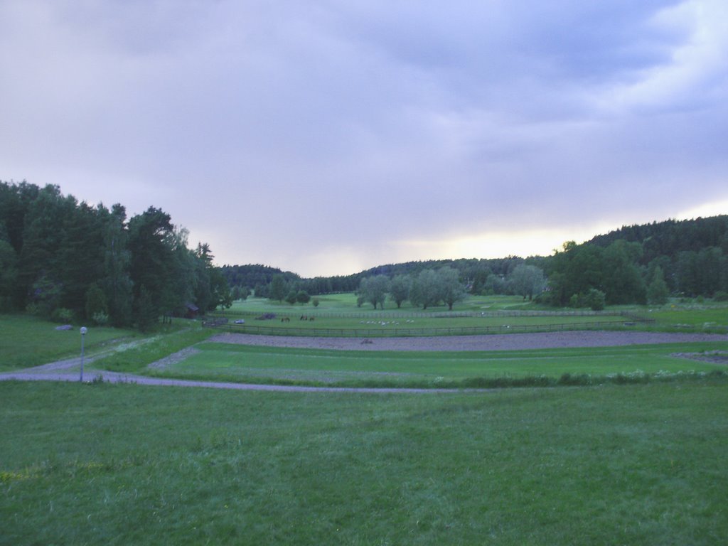 Biskopsängen, Vallby, Västerås by Ben_DeRoy