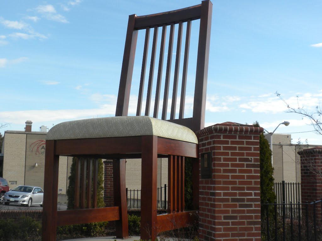 The Big Chair - Martinsville, VA by neil.gilmour