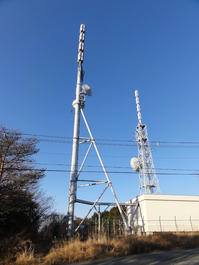 Broadcasting antenna on Mt.Kazenokami by petbottles