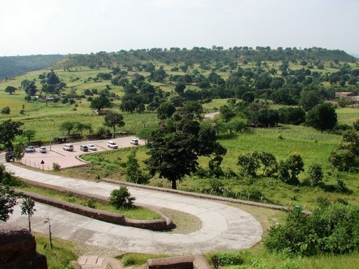 Mandu palace parking by tariqs