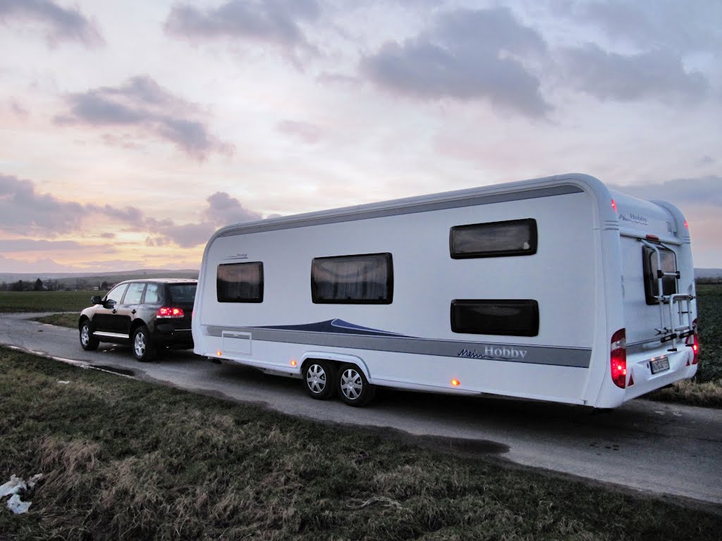 Sonnenuntergang in Lindau mit einem VW Touareg & Hobby 650 kmfe by Streifer