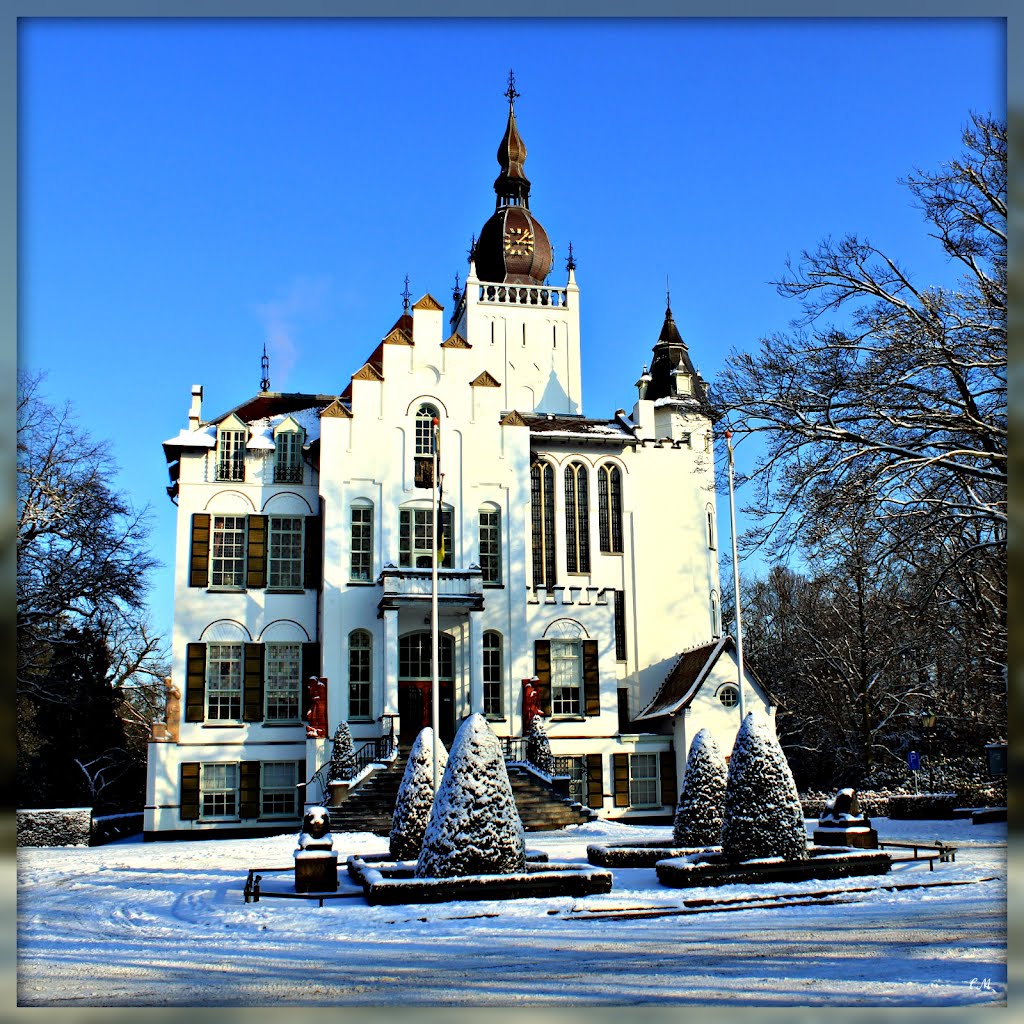 "Leeuwenhuis" Villa (1900) - Vught - The Netherlands by © cvandermeijden