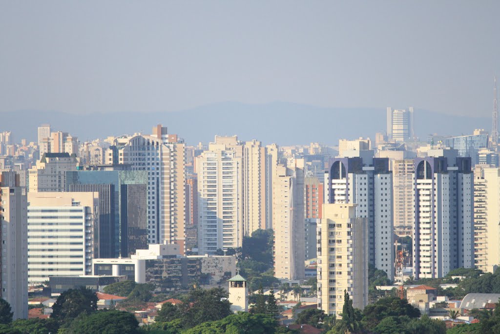 Vista de São Paulo do Bairro de Santo Amaro no 16º andar by Todo Poderoso