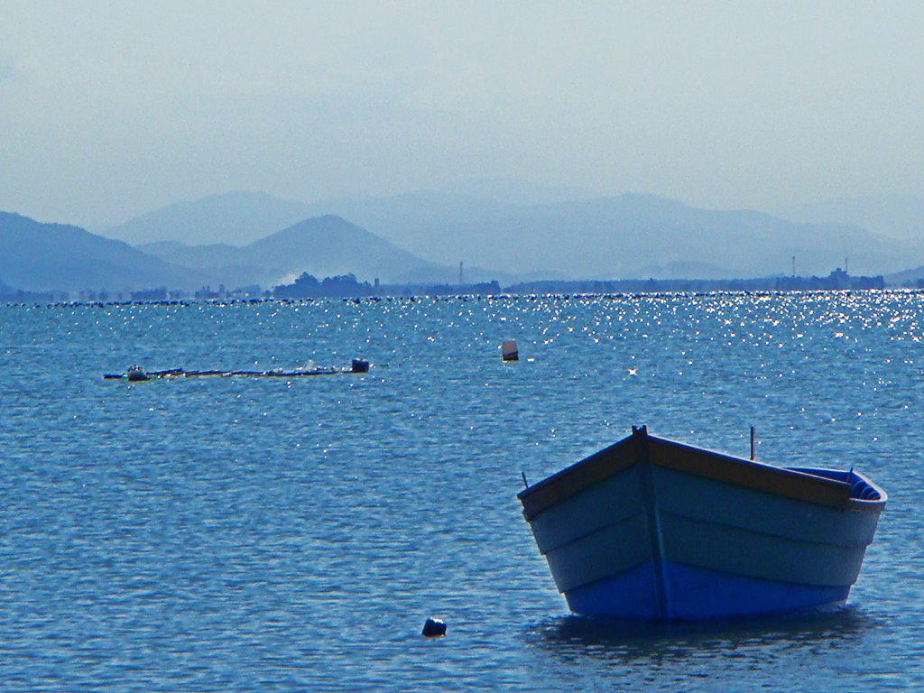 Barco em Canto Grande by Roni Vahldiek