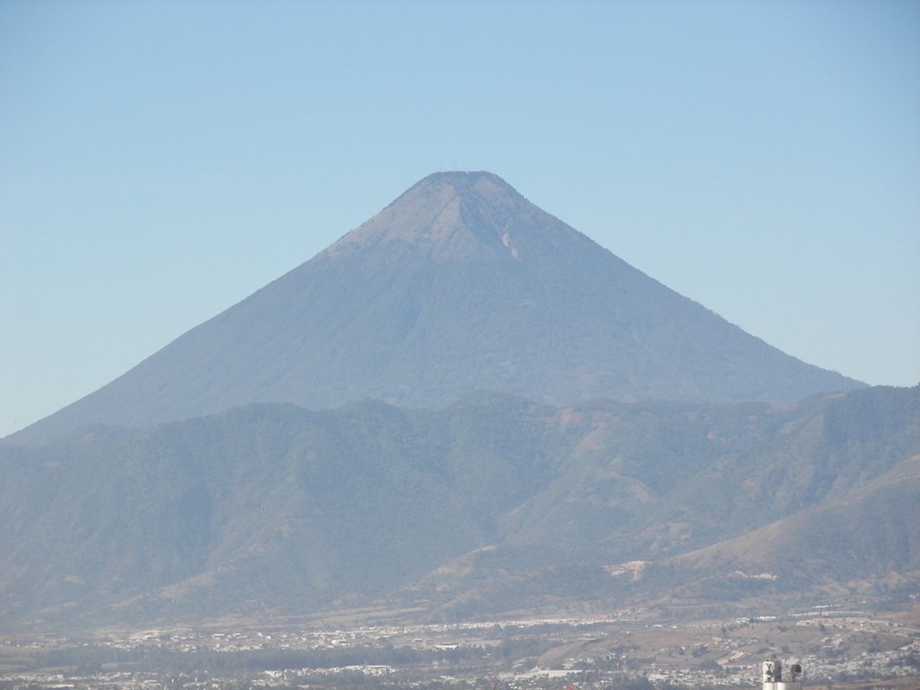 Volcan de agua desde la avenida las Américas by mckay carlos