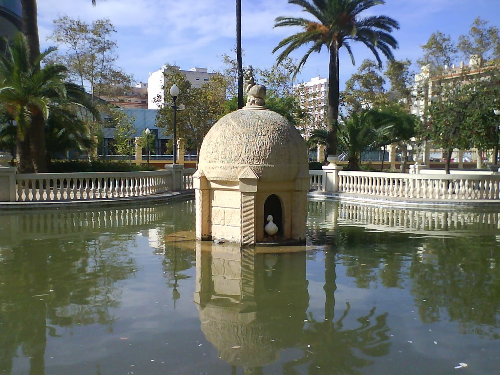 Fuente, Parque Ribalta by Kenny Milian Rosales