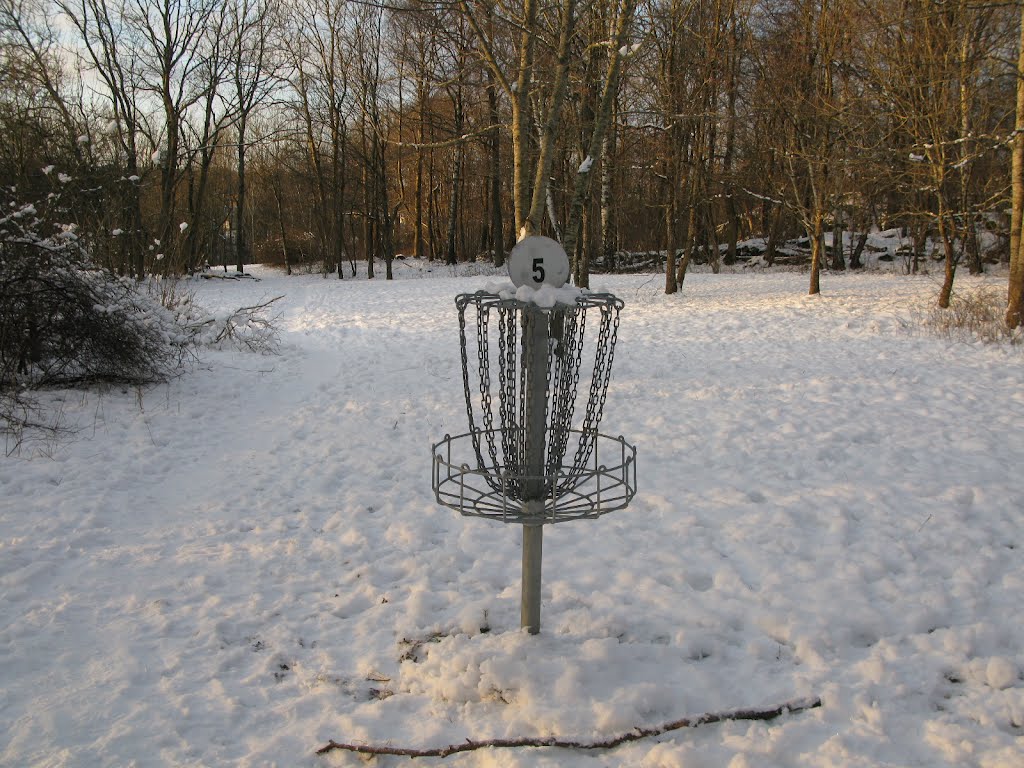 Discgolf / frisbeegolf, Angered, Göteborg, 2012 by Biketommy