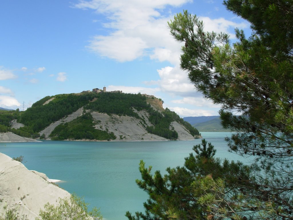 Embalse de Yesa by Marta Amalia