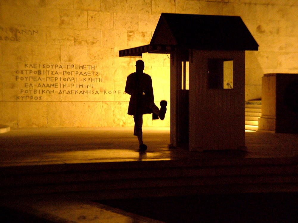 Atene - Guardia del palazzo reale by ♥ stazio vinicio