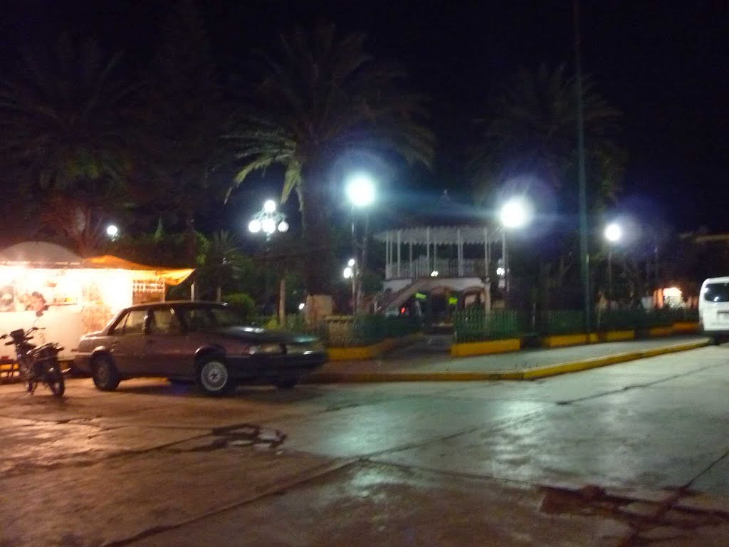 Centro de San Nicolas de los Ranchos -de noche by PicTrance