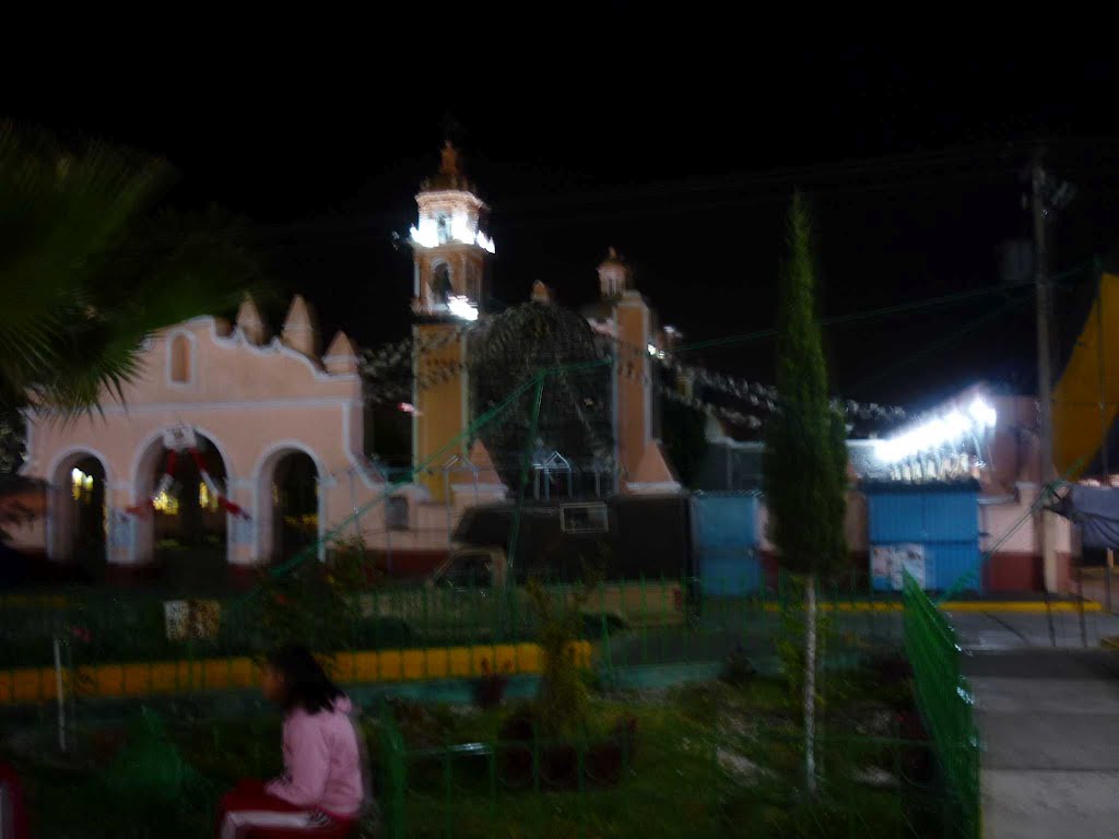 Centro de San Nicolas de los Ranchos -de noche by PicTrance