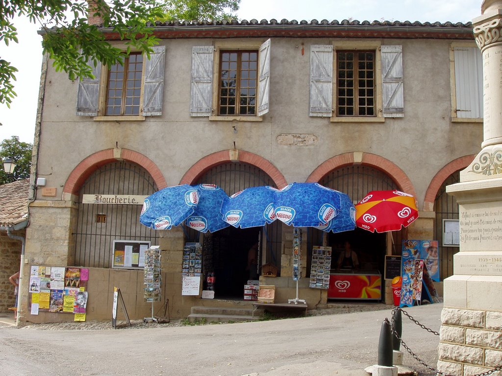 Bruniquel, l'ancienne mairie en juillet 2007. Ici se marièrent Ossip Zadkine le 14 août 1920 (Foujita était son témoin) et Alexandre Alari le 26 août 1967 ... by alexandrealari