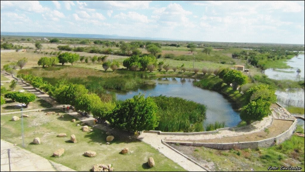 Lago no Parque Aquático em Xique Xique - BA by Caricatu