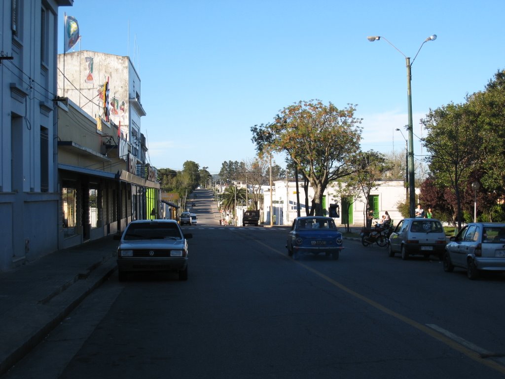 Sup. El Dorado frente a plaza by tonibonzi