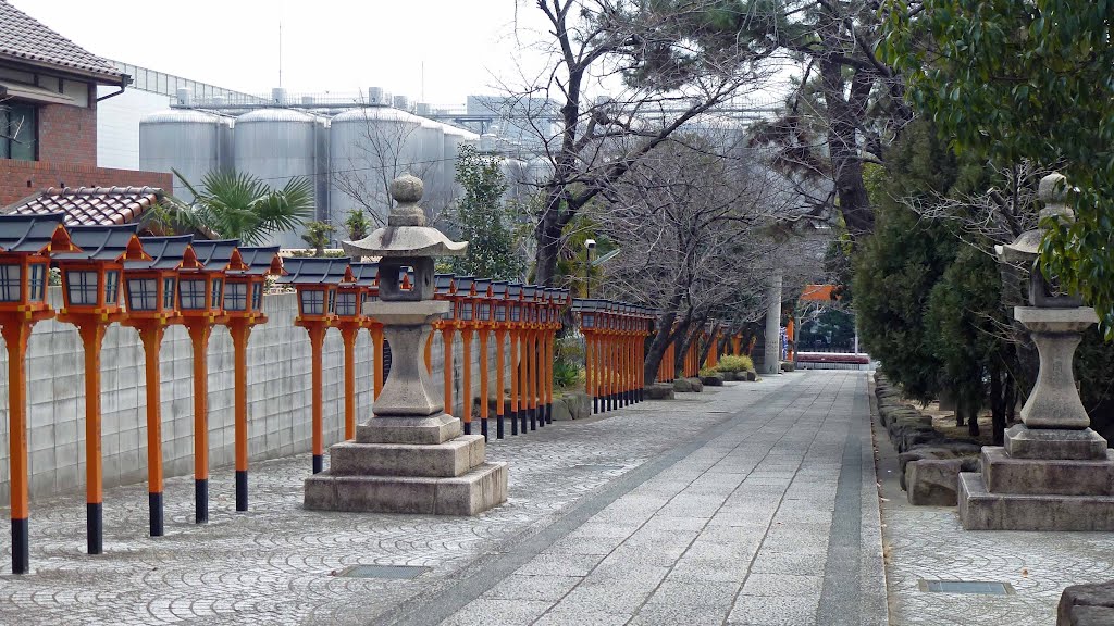 2012.2.5 片山神社参道の灯籠 by H.Katayama