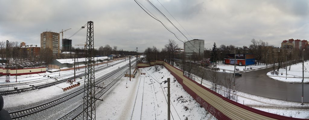 Khimki station view from the bridge by Teodoro de Jimki