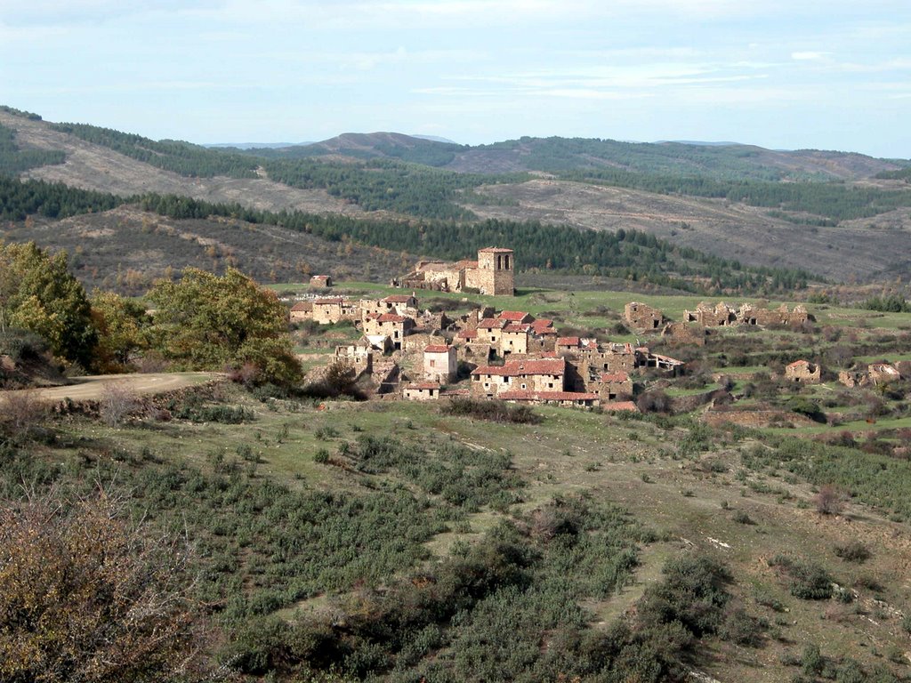 LA SANTA (Aldea de Munilla-La Rioja) 2005. 02. Despoblado. Panorámica. by Carlos Sieiro del Ni…