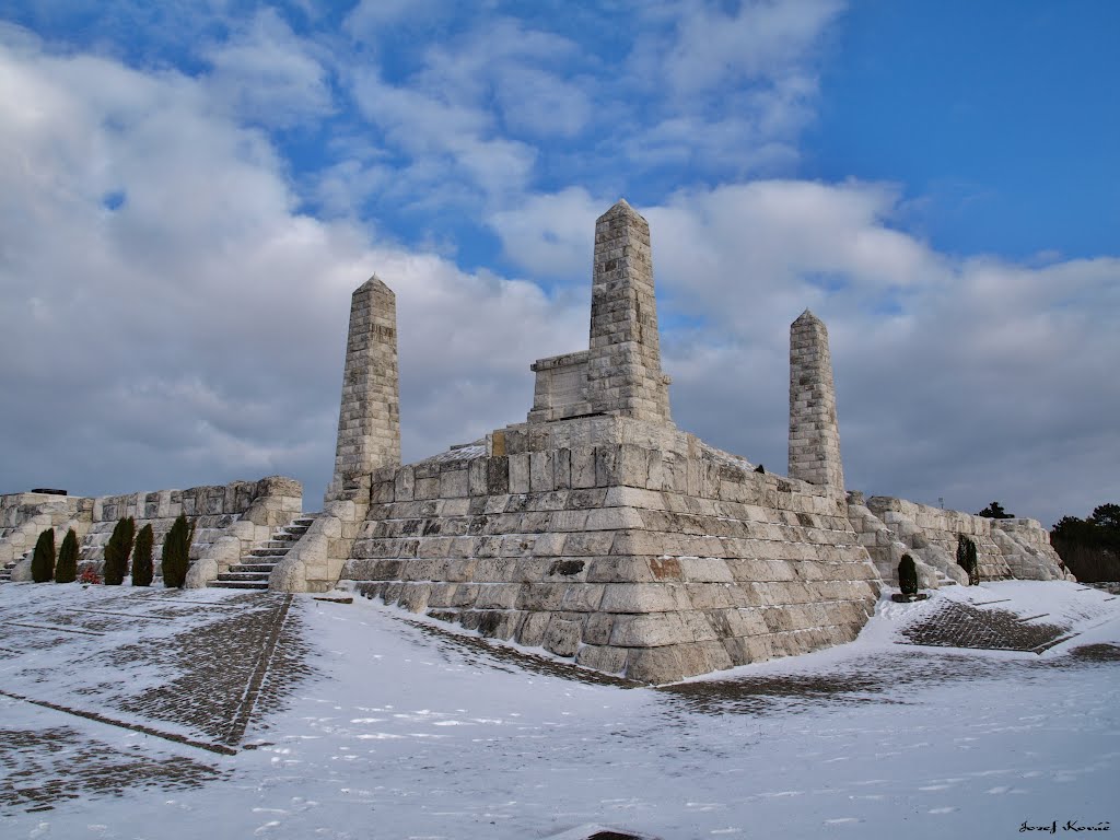 Burial mound of Gen.Dr.M.R.Štefánik - view of Brezová pod Bradlom by < JOKO >