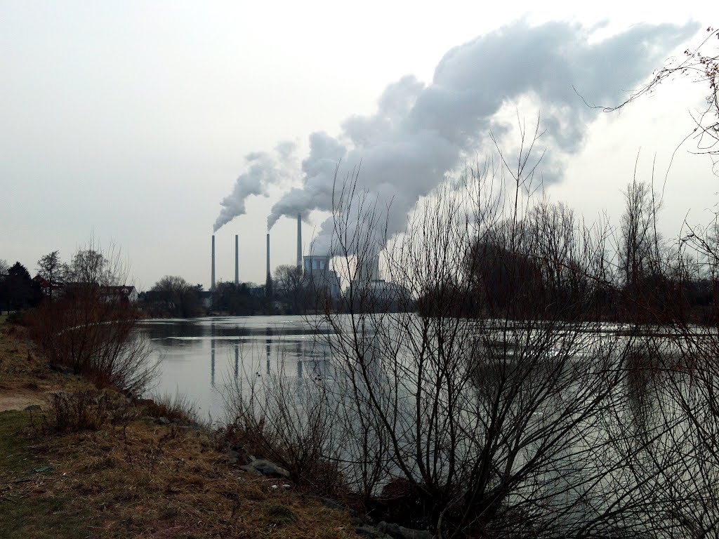 Kraftwerk Staudinger , Winter by Steffen Röhner