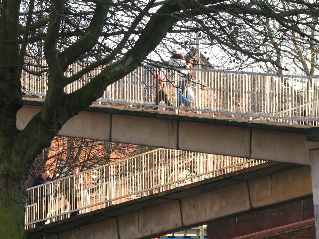 Lincoln,Broadgate pedestrian bridge by rendezvous